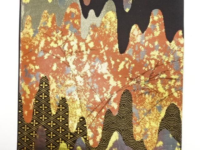  未使用品　引箔　壷垂れに草葉・古典柄織り出し　漆　袋帯(未仕立て)